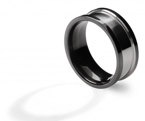 
	Custom titanium ring natural titanium and black color pvd-dlc

